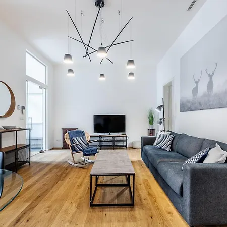 Luxury Located In Nove Mesto In The Centre Of * פראג