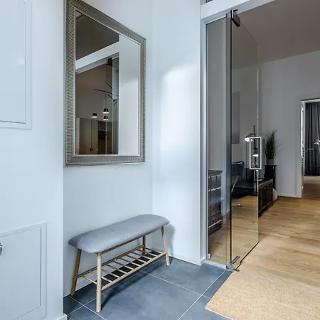 Luxury Located In Nove Mesto In The Centre Of דירה