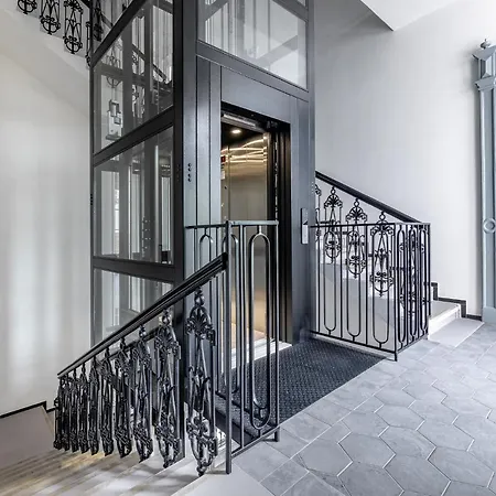 Luxury Located In Nove Mesto In The Centre Of דירה
