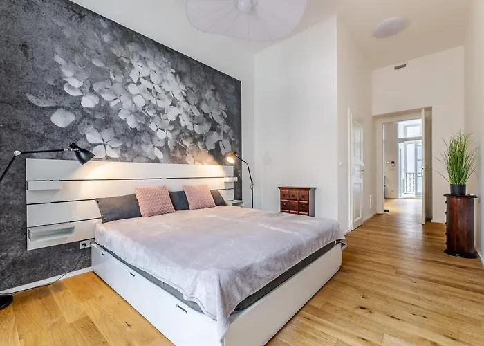 Luxury Located In Nove Mesto In The Centre Of Apartman *