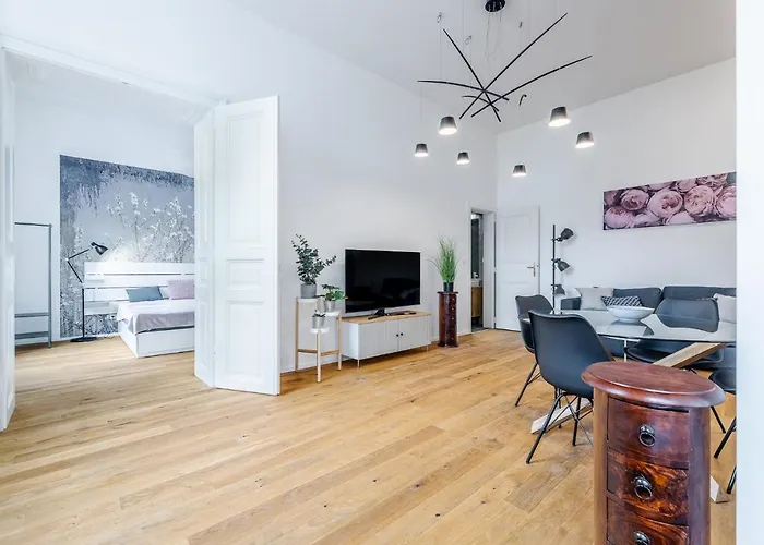 Luxury Located In Nove Mesto In The Centre Of Apartman